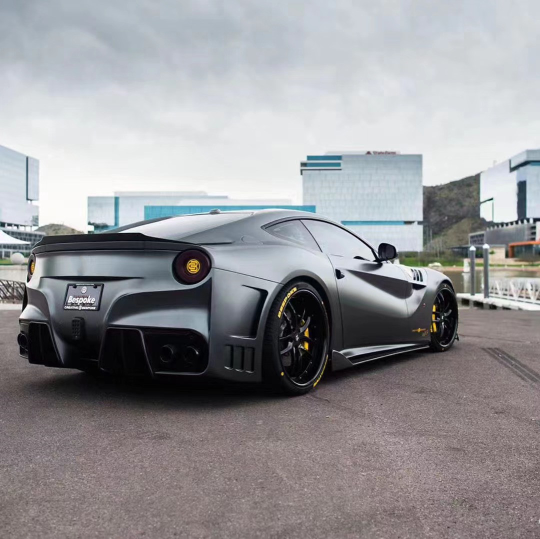 For Ferrari F12 Carbon Fiber Body Kit F12 Upgrades the SVR-style Front and Rear Bumper Spoilers With Hood Fenders