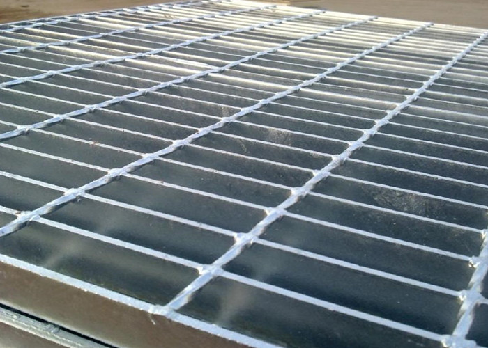 Light Structure Skid Proof Welded Steel Grating 12m Length For Driveways