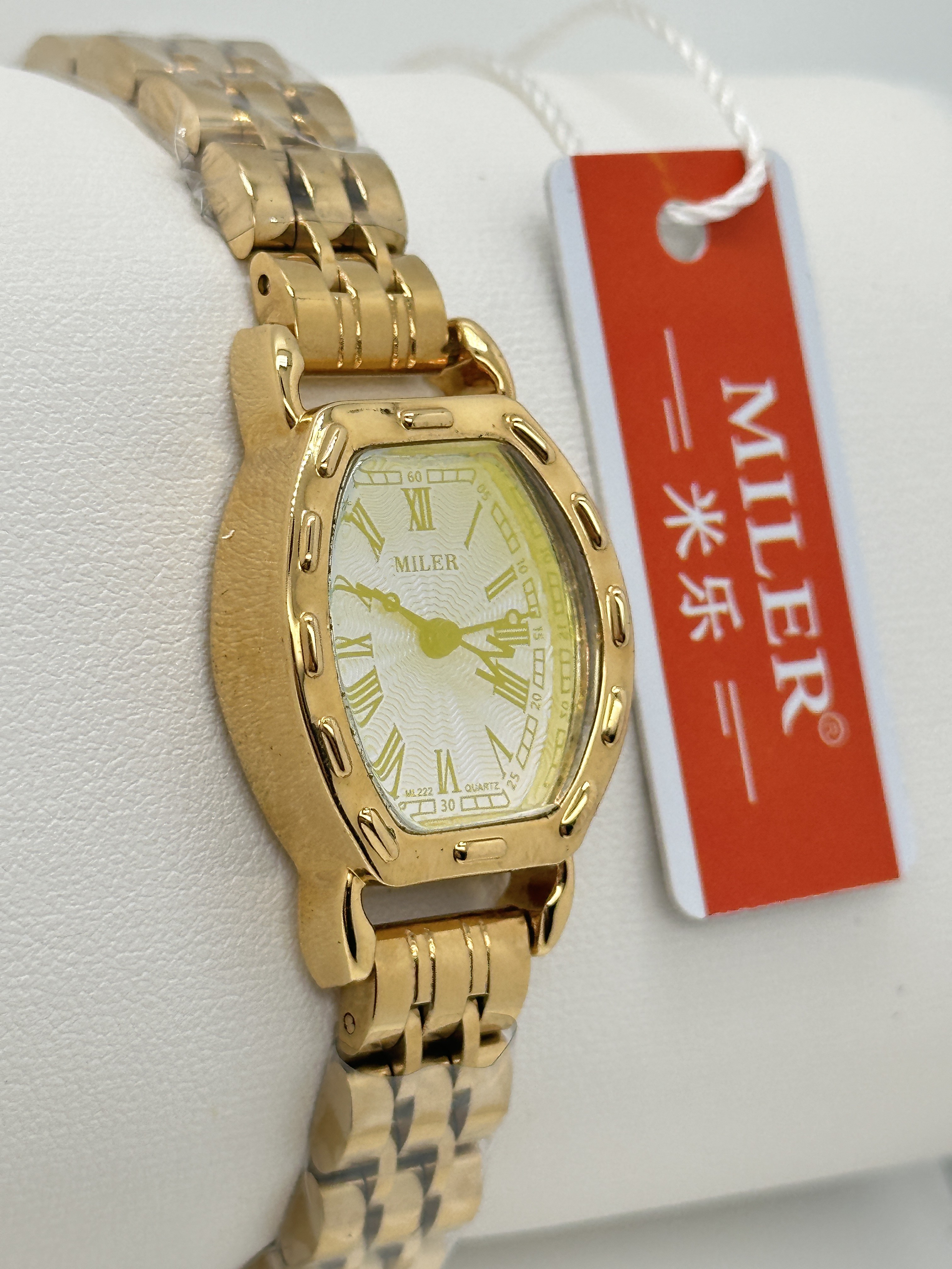 Round Dial 18mm Stainless Steel Strap Watch Waterproof Analog Quartz Watch