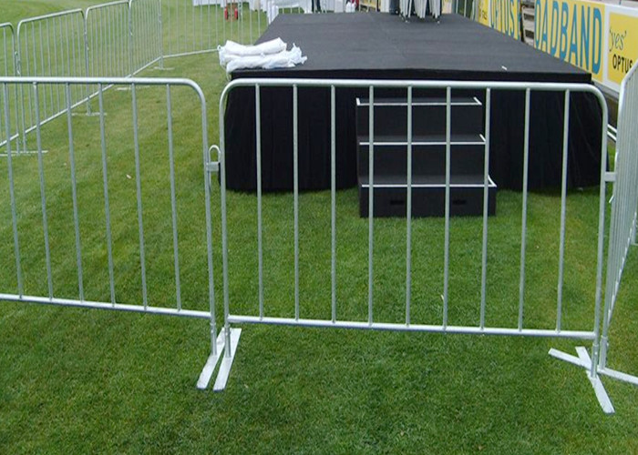 Road Access To Safe Metal Crowd Barriers Of Low Carbon Steel Tube For Public Events