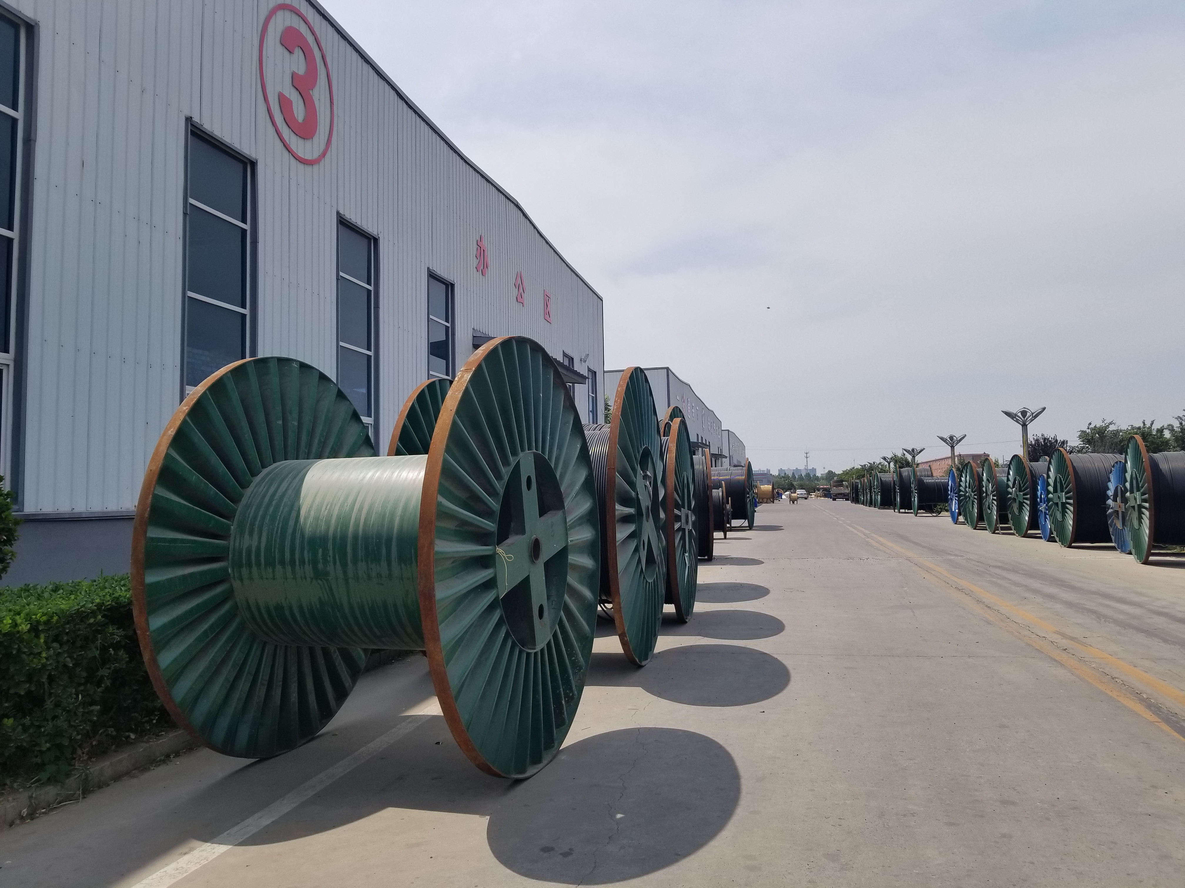 Low Voltage 0.6/1KV Flame Retardant XLPE Insulation Cable for Industrial Applications