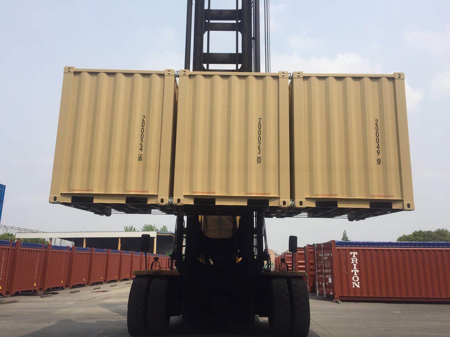 6.5ft Tricon Portable Storage Mini Box 6ft x 8ft Corten Steel Container for Storage or Shipping
