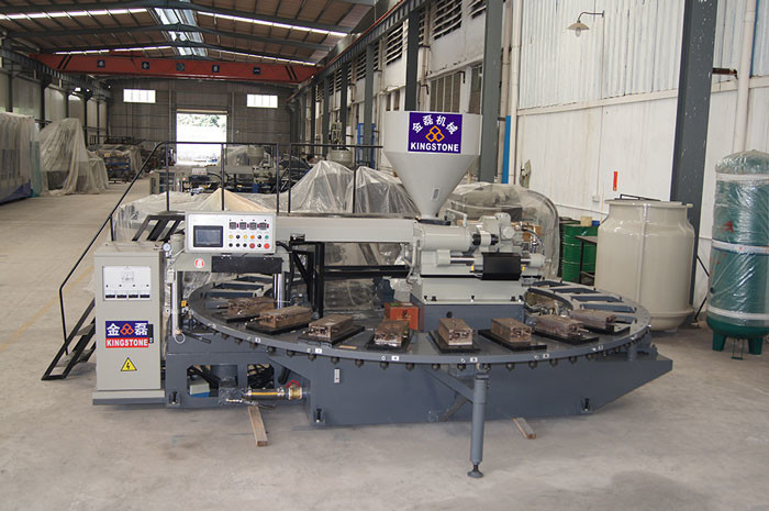 Full Automatic Rotary PVC Sole Making Machine Single Color Outsoles For Sport Shoes