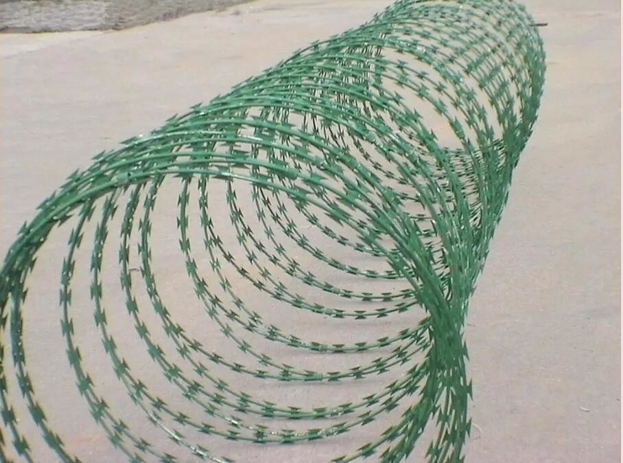 Standard Galvanized Reverse Twist Security Barbed Wire Factory Direct