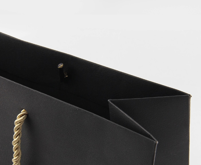 Eco - Friendly Printed Kraft Paper Bags Glossy / Matte Lamination Surface Finishing