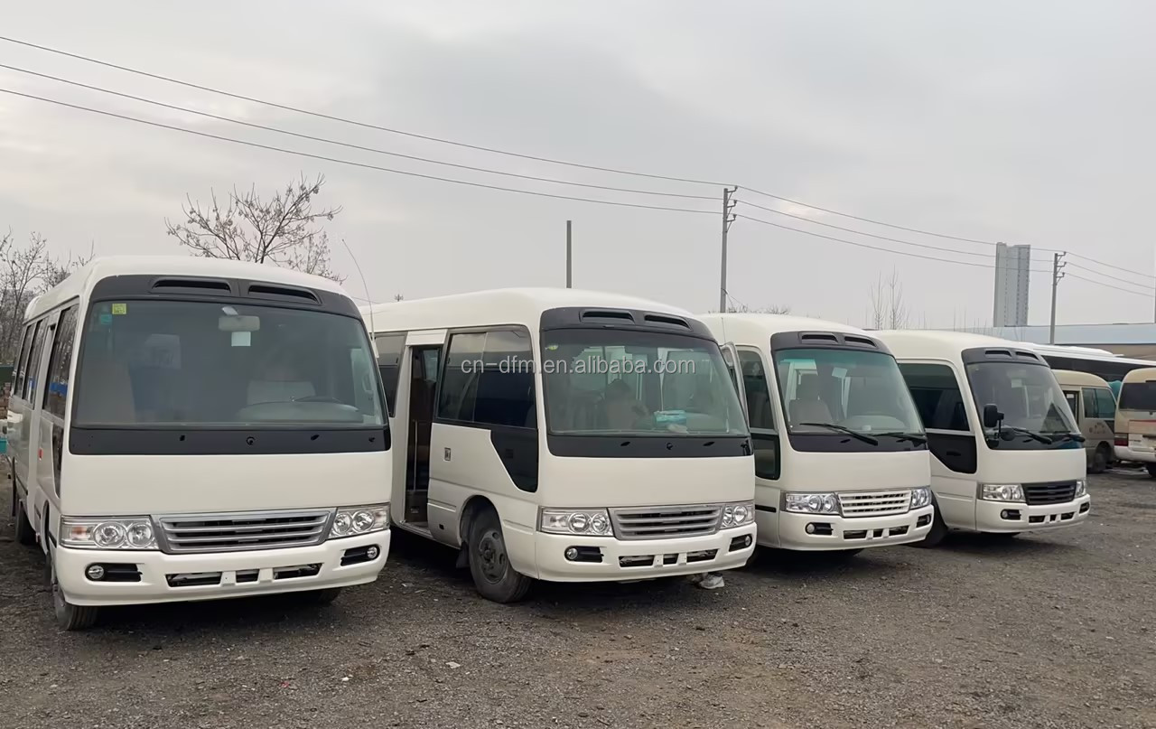 7m 30 Seater Used Toyota Coaster Bus with Manual Transmission and 7725x2000x2600 Dimensions