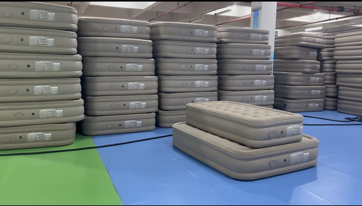 Portable Inflatable Air Mattresses OEM PVC Automatic Air Matress Bed