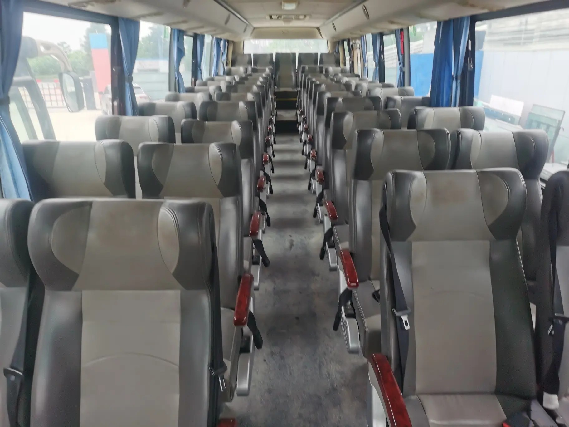 Diesel Engine Bus 50 Seats Weichai Engine 245hp Used Golden Dragon XML6112 Leaf Spring Single Door With A/C