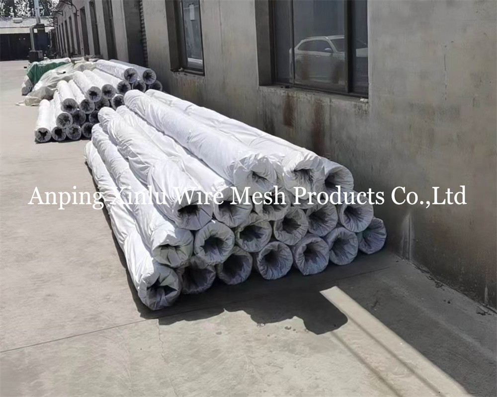 Galvanized 2.5x4mm Welded Profile Vee Wire Screen Tube for Water Treatment and Industrial Filtering Applications