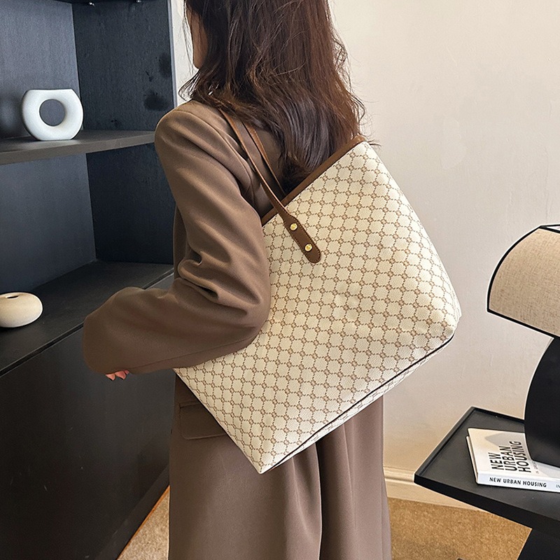 Large Capacity Fashion Printed PU Handbag with Three Handles Crossbody Bag