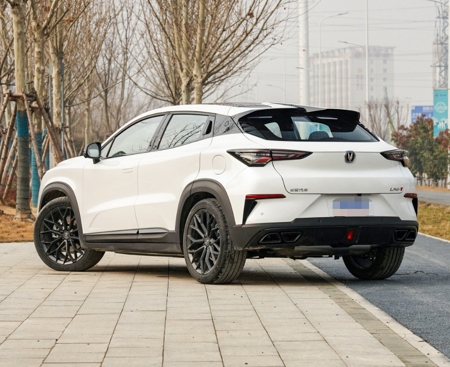 Changan UNI-T 2022 2.0T 233HP Noble Model 8AT 5 Seats SUV With 20" Wheel Hub