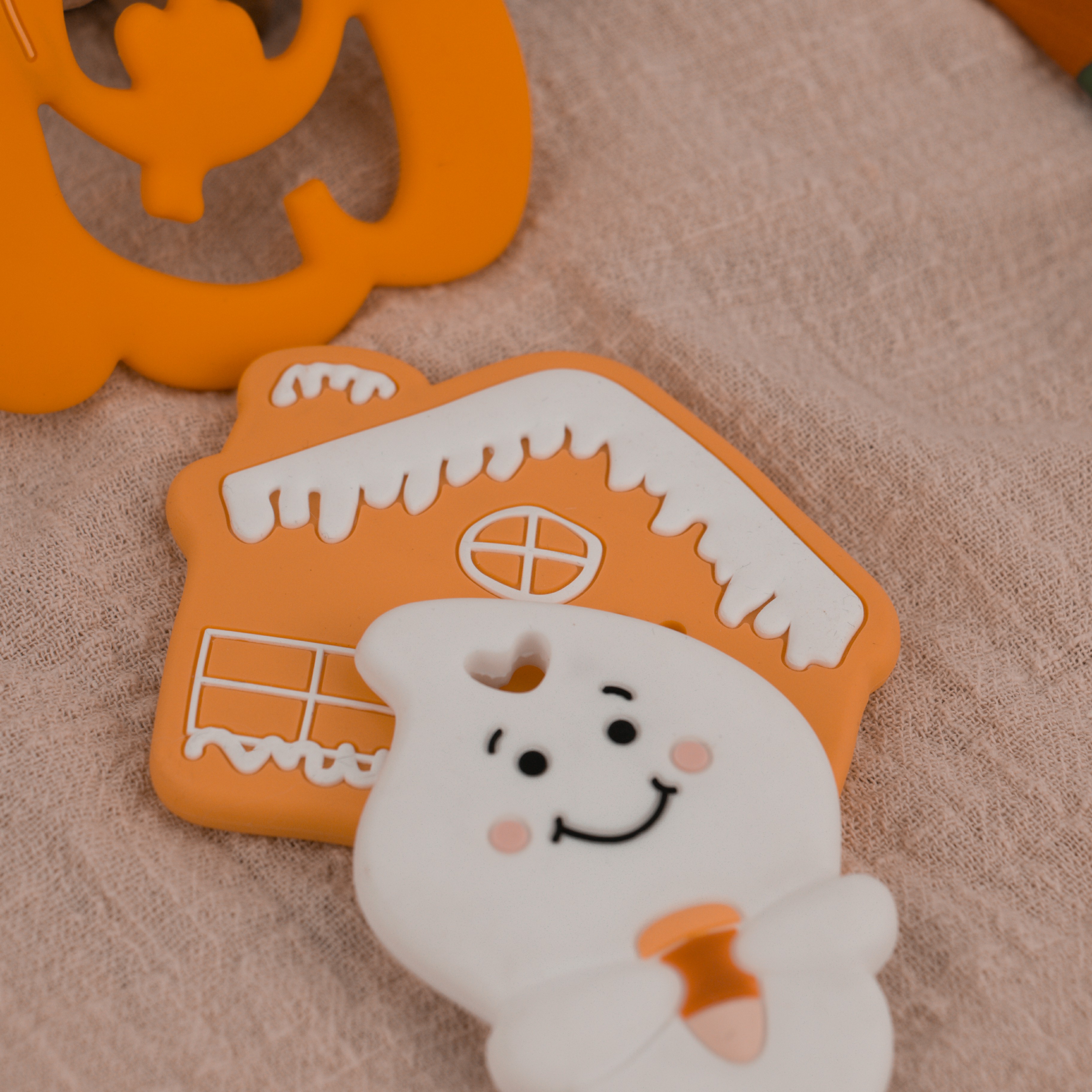 Colorful Custom Silicone Teether , Eco Friendly Gingerbread Man Teether For Baby