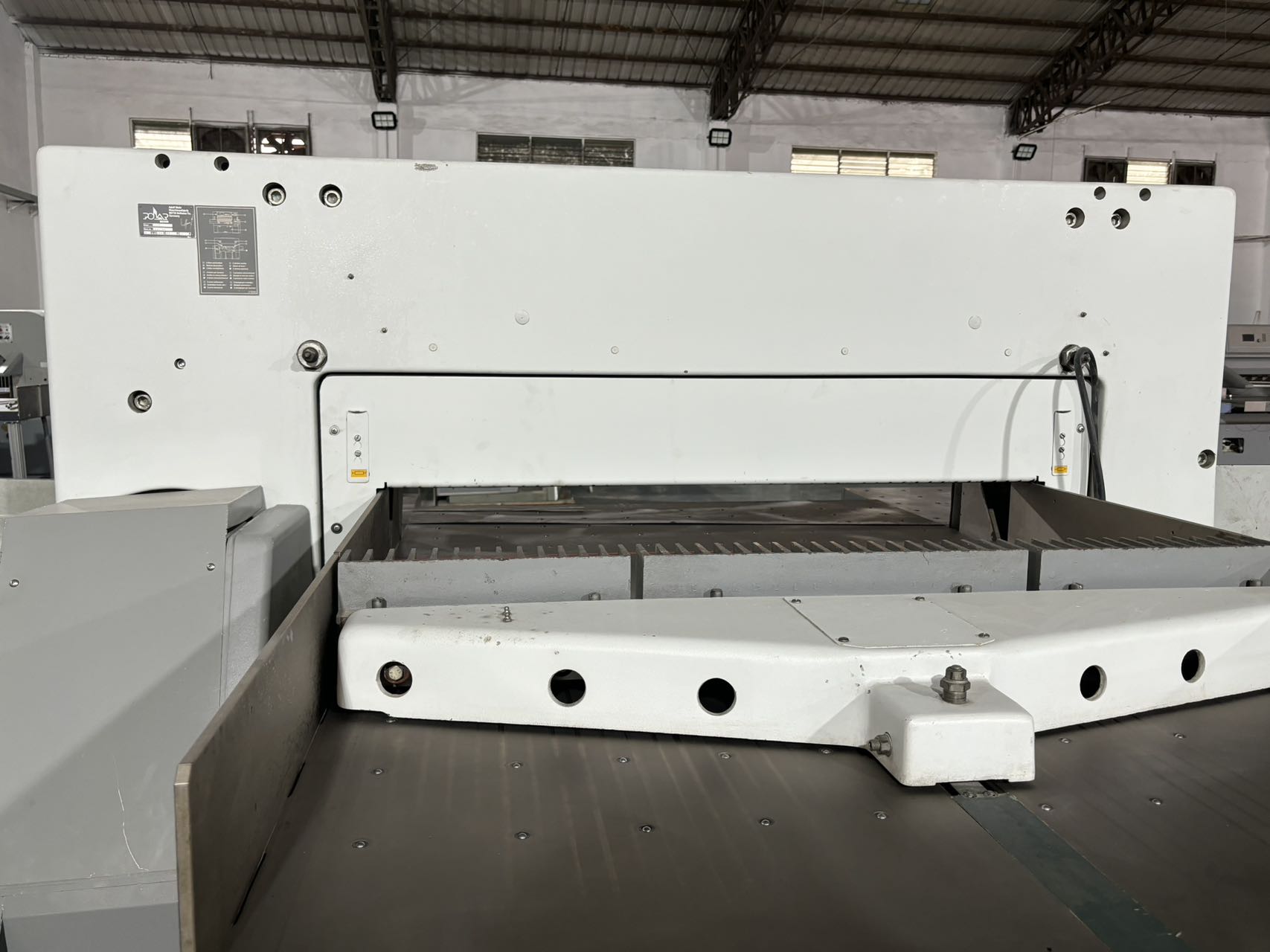Polar 137C The Ultimate Paper Guillotine for High Productivity in the Paper Industry