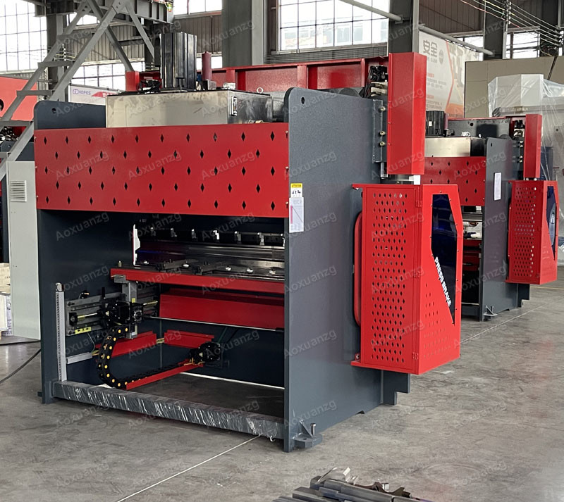 Thickness 1.5mm Stainless Steel Hydraulic CNC Press Bending Machine Force 630kn Press Brakes