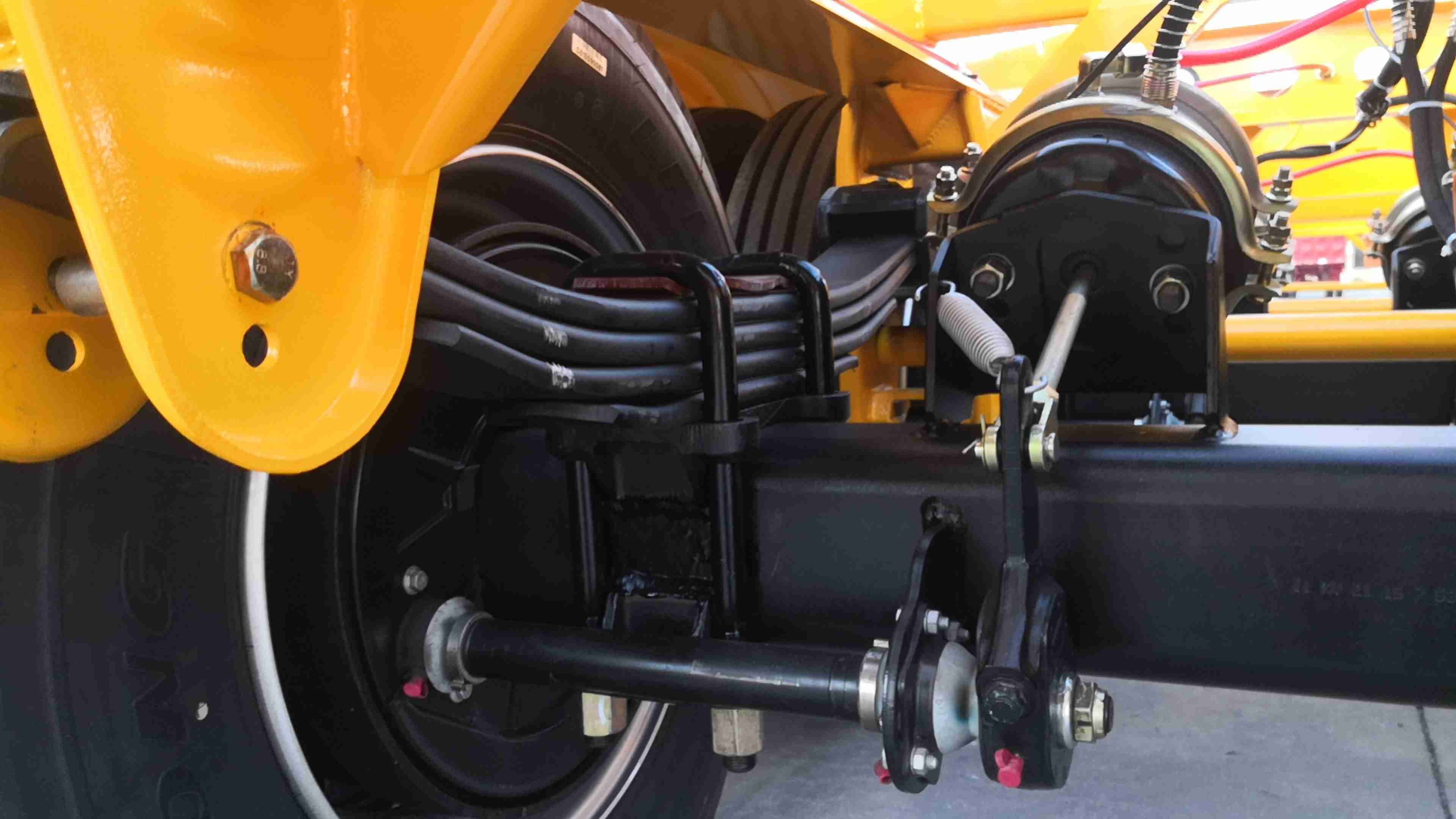 20001-25000 kg Max Payload CIMC Axle's 3-Axis Container Chassis Frames
