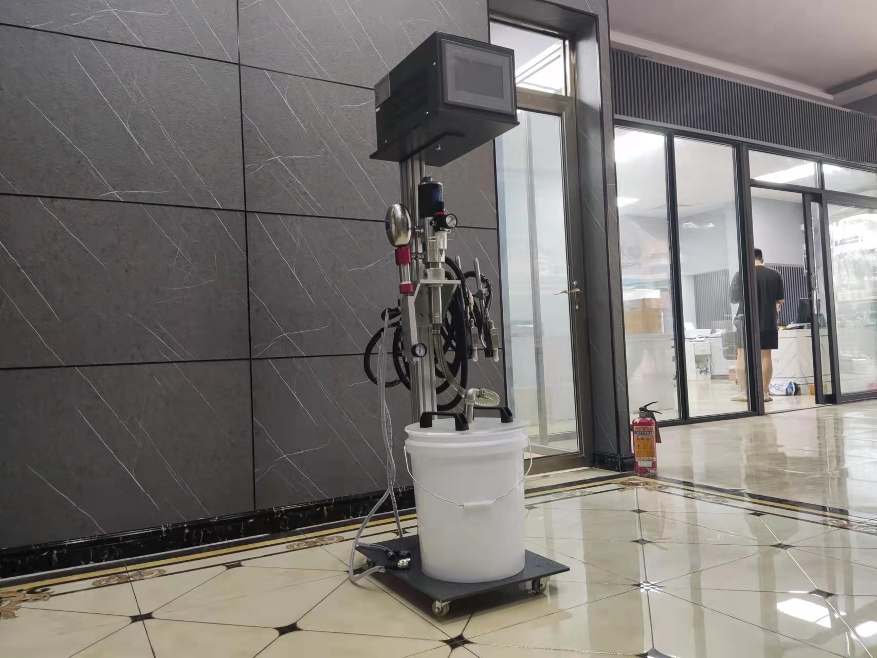 Easy to Operate Chemical Cold Glue Application System for Paper Pasting Machine