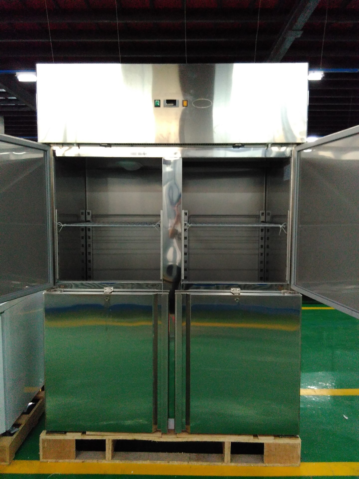 AISI 304 SS Exterior Commercial 4 Door Reach - In Freezer , Digital Temperature Control -18 ~ -22°C Range