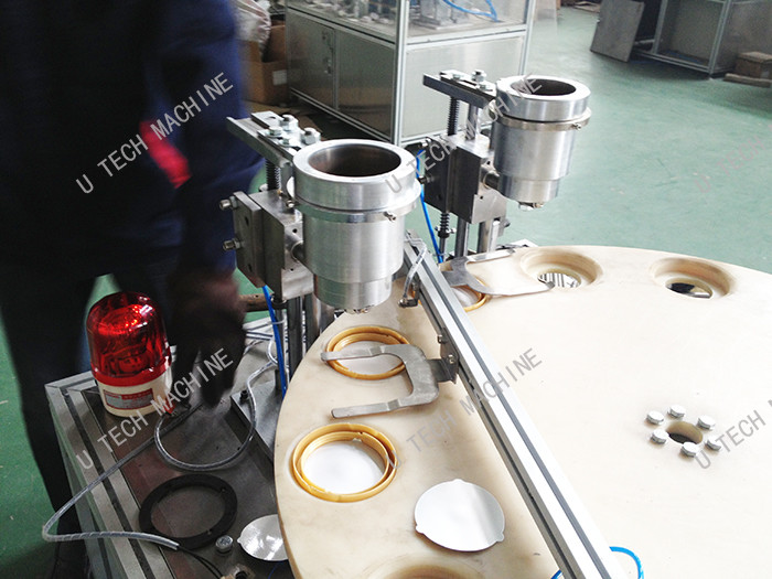 Ordinary Bottle Cap Padding Machine White Cover Gasket Into Cover Machine