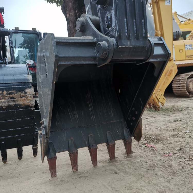 21 Ton Used Volvo EC210 Excavator in Shanghai Good Health and Reliability from Korean