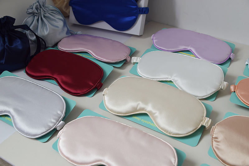 Comfortable Unisex Ultra Smooth Blackout Silk Satin Sleeping Eye Mask with Elastic Band