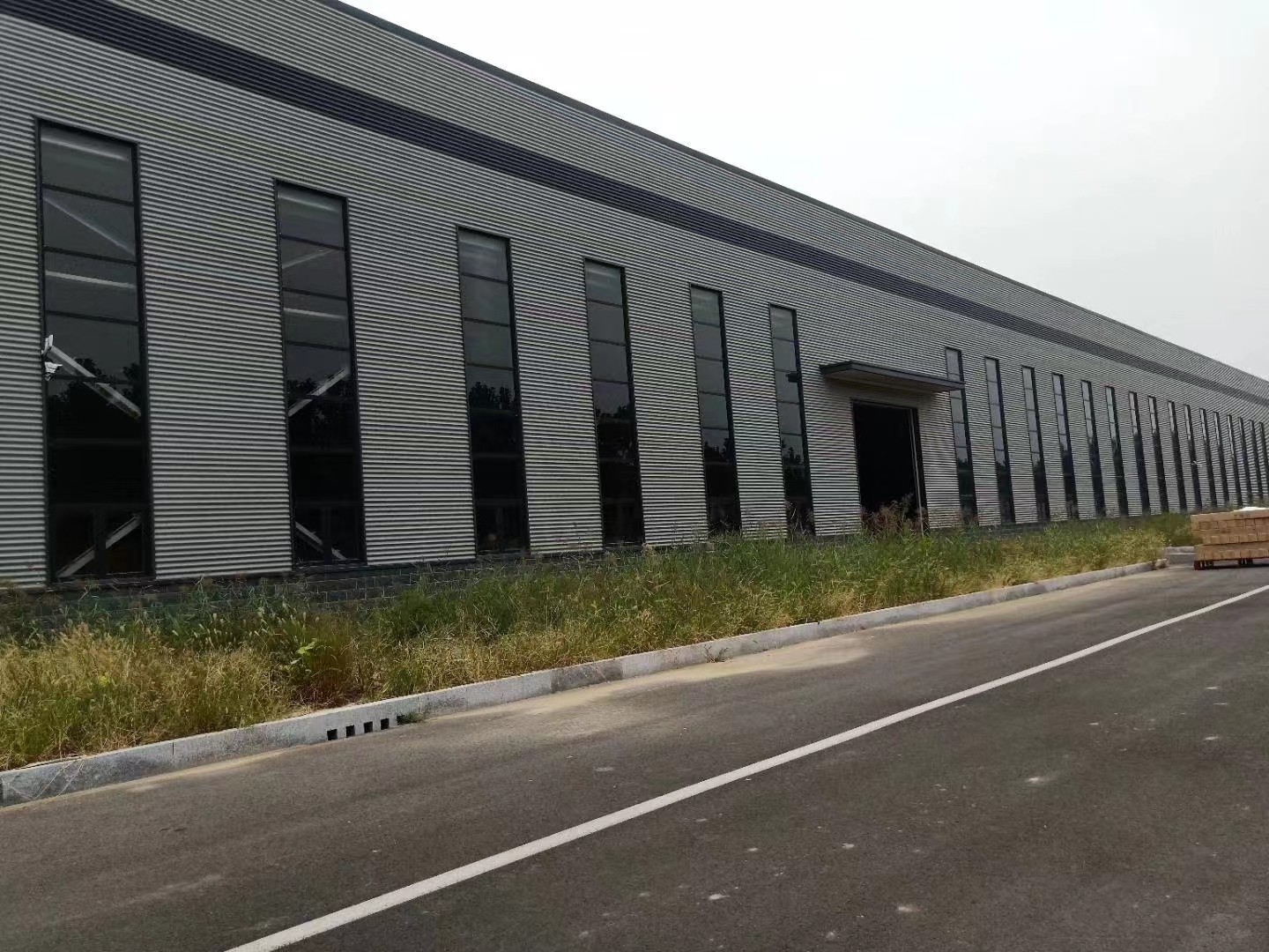Efficiently Designed Steel Warehouse Buildings Prefabricated With Aluminum Alloy Window