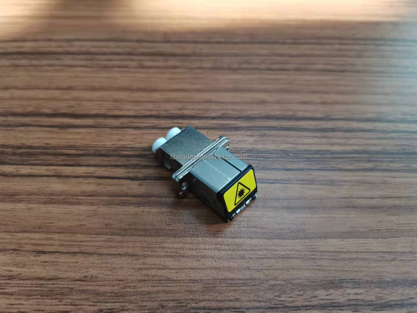 Upc≥50dB Metal Simplex Duplex Hybrid SC/LC/FC/ST/Mu/MTRJ/MPO Fiber Optic Adapter for FTTH