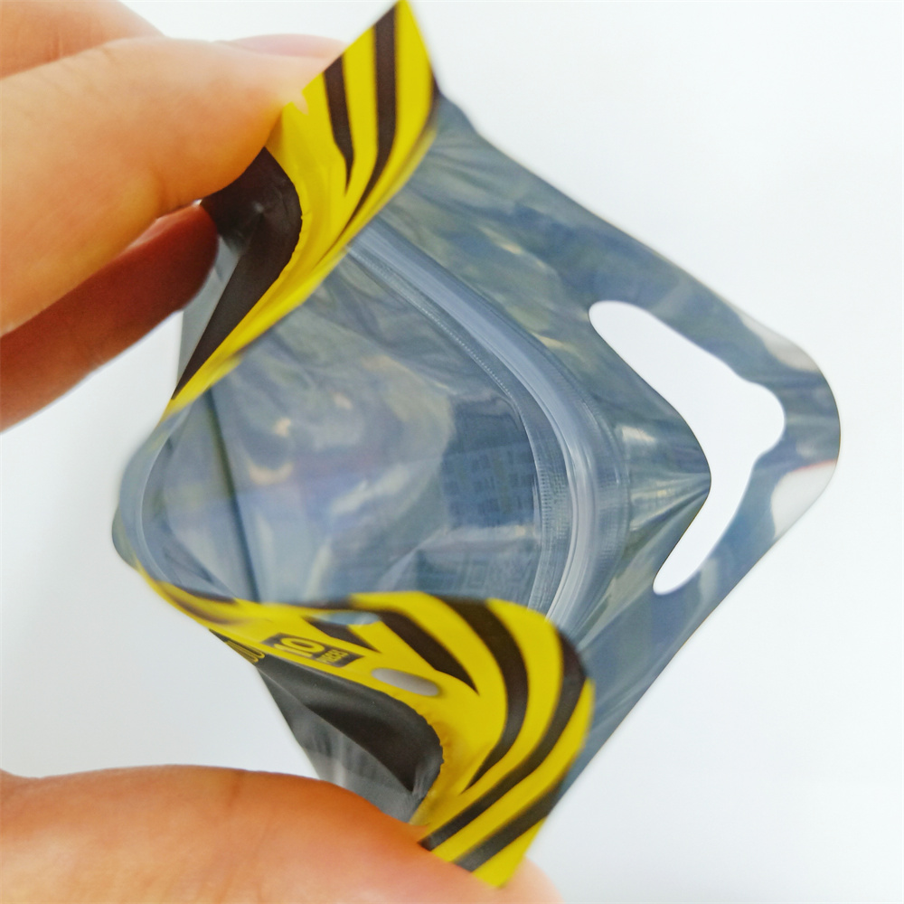 New Wholesale Factory Food Grade 3 Side Seal Snack Bag Reusable Zip Lock Snack Food Pouch Metallic Foil Snack Packaging Bag