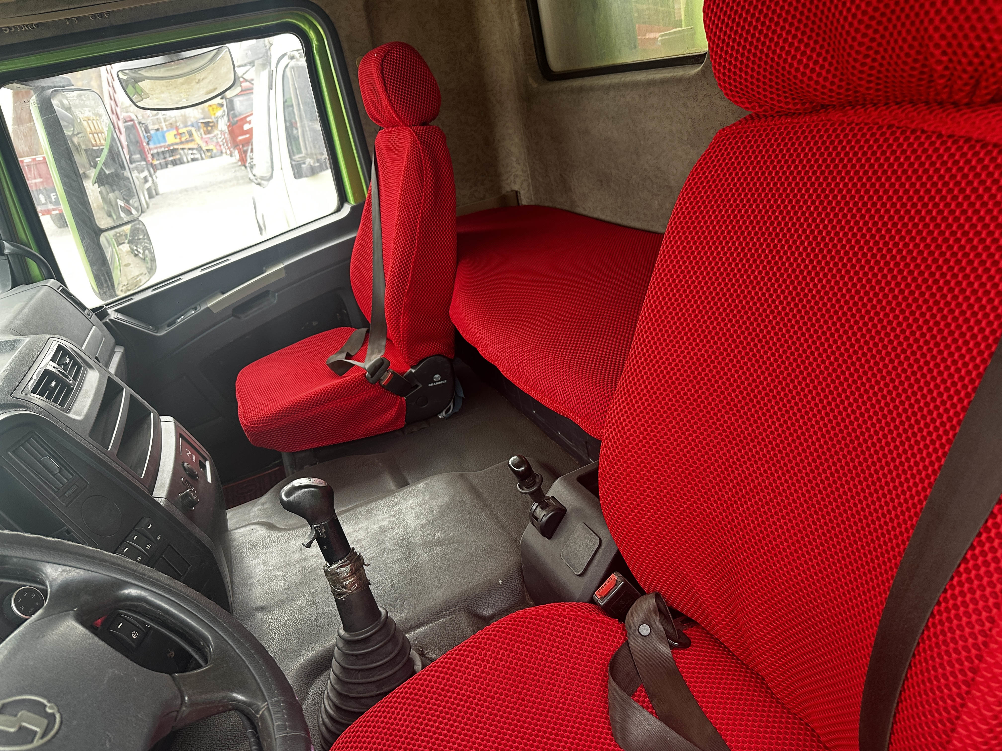 Shacman Used Tipper Truck For X3000 Weichai 460hp Construction Material Transport 2021 Year Hande Axle