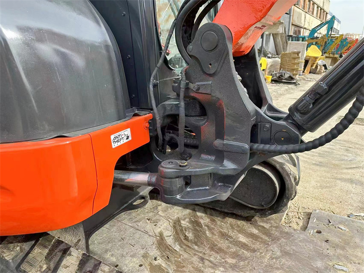 Good Condition Kubota KX163 Excavator 5 Ton in Japan with 0.22 m3 Bucket from Original