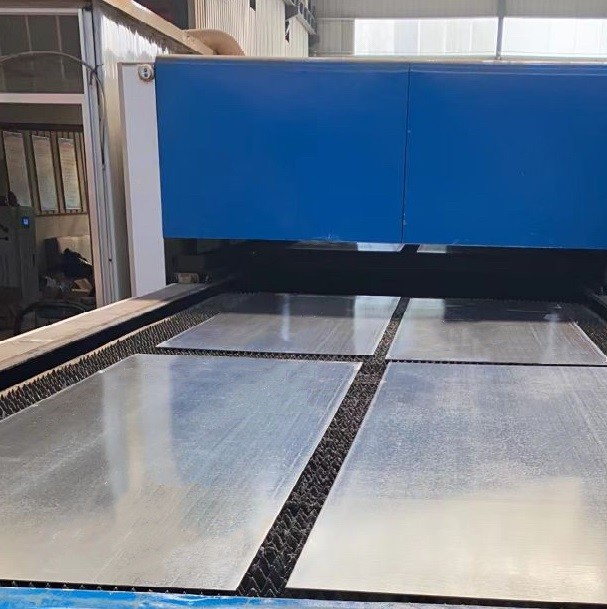 Aisi 201 202 304 316 410 430 Stainless Steel Sheet 1.5mm Plate Slit Edge
