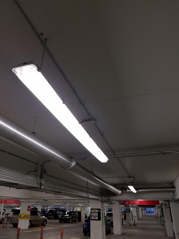 347V Option 2FT 4FT 8FT Linear LED Vapor Tight Tri Proof Light Fixture for Car Washing
