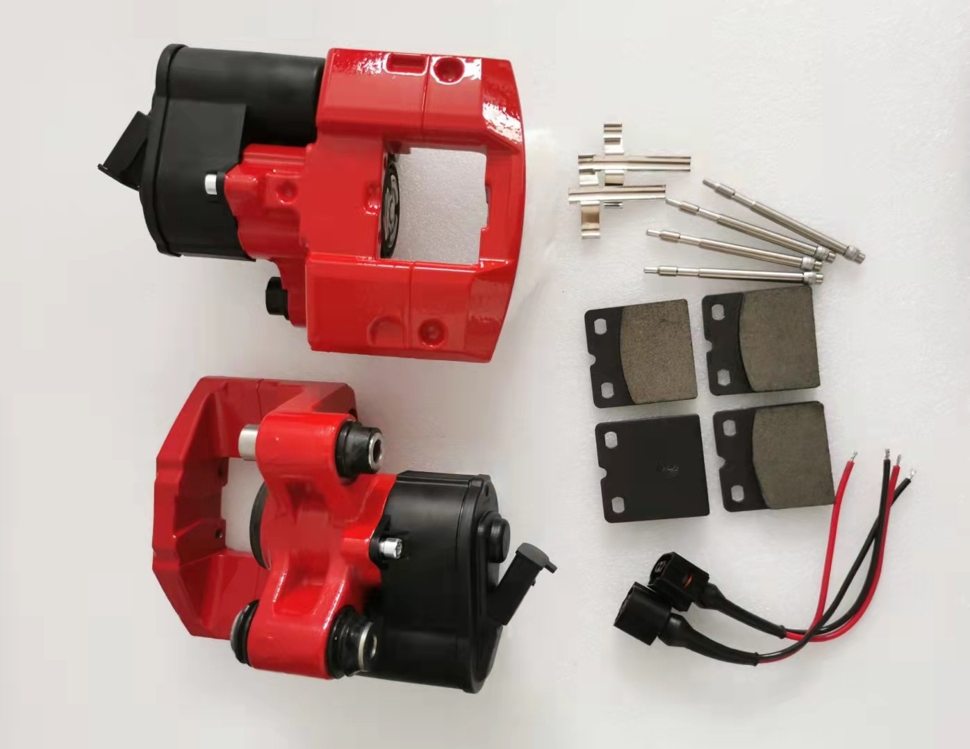 16in Wheel Red Tesla Brake Pads For Rear Double Caliper