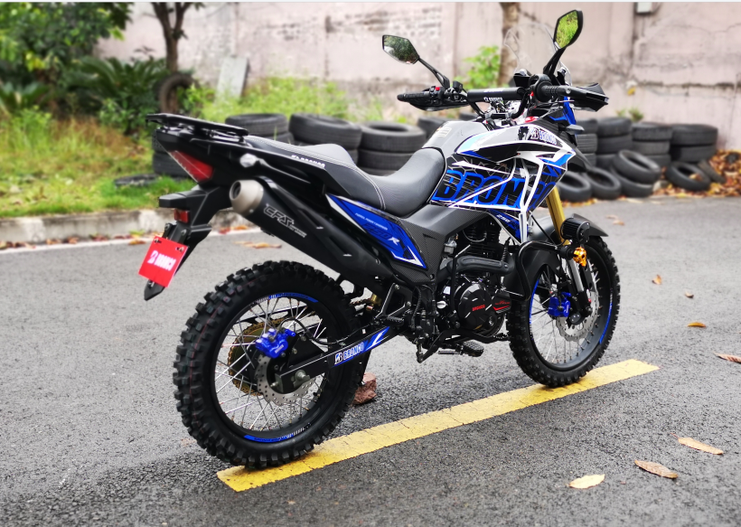 250CC 300CC Off Road Dirt Bike Motorcycle 105Kmph Top Speed 8 Colours
