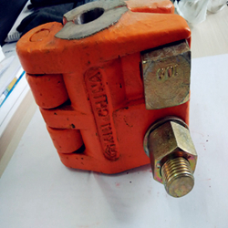 Bolt Type Polished Rod Clamp Cast Iron For Oil Exploitation