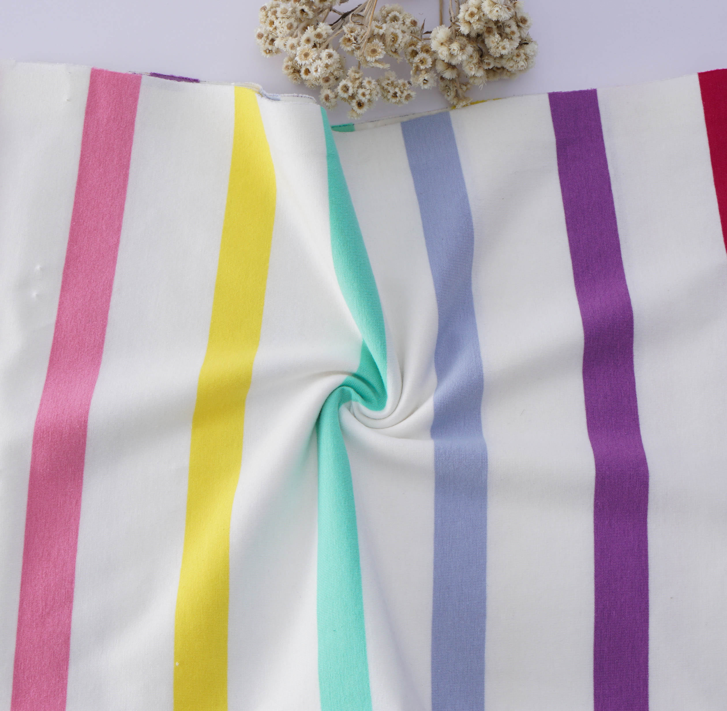 Easy To Care Wear-Resistant And Breathable Classic Striped Material Fabric For Casual Wear