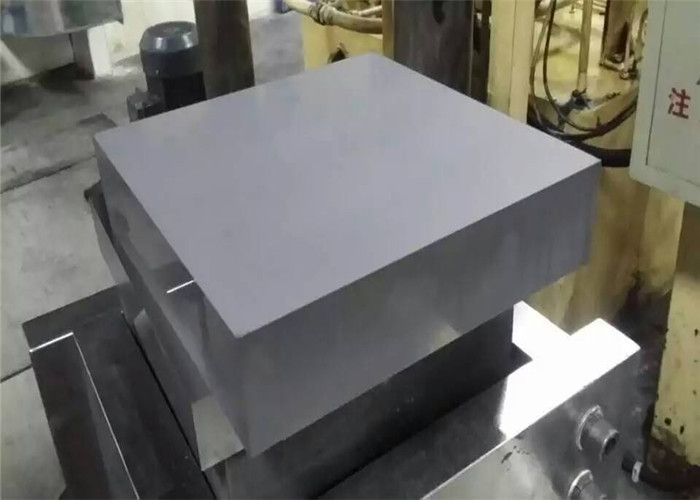 Tungsten carbide plate mould with high strength and high wear resistance