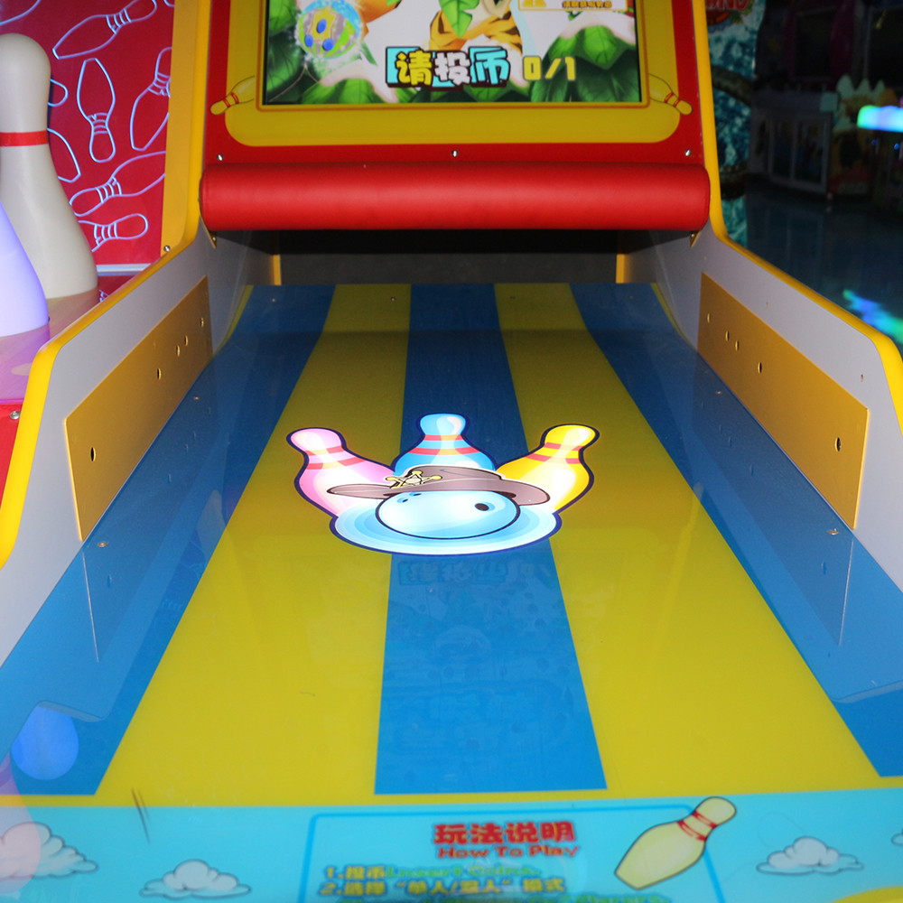 Fantastic Bowling Sports Game Machine Coin Operated Multi Player Support
