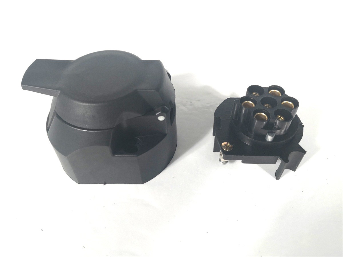 Standard Size Trailer Plugs And Sockets Black 7 Prong Round Trailer Plug