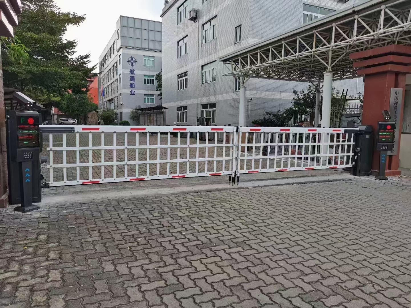 Anti Crash 0.9s ODM Parking Barrier Gate Auto Boom Gate Remote Control
