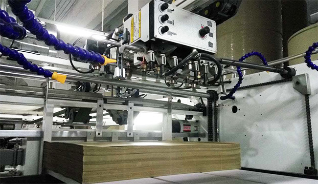 1900mm Flute Laminating Machine , Flute Corrugated Laminating Machine 8.5T