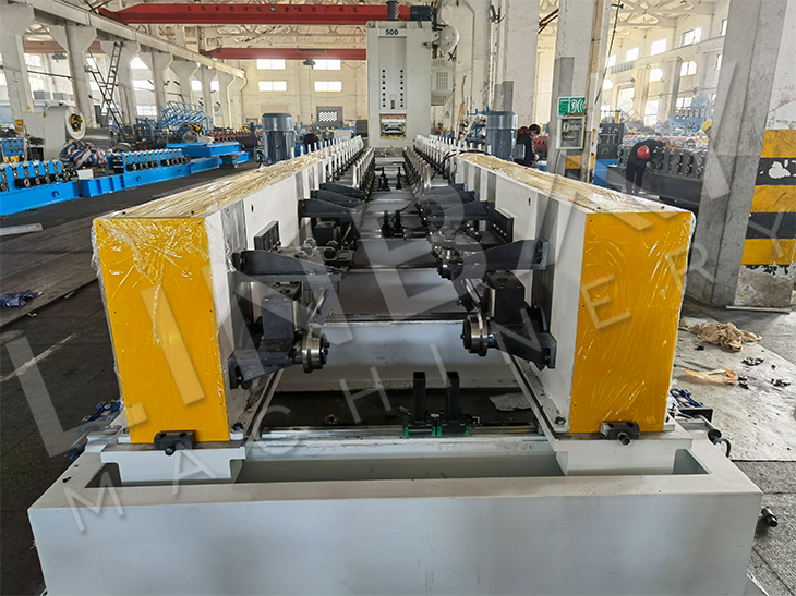 Changeable Full Automatic Perforated Cable Trunking Roll Forming Machine With Punch Press