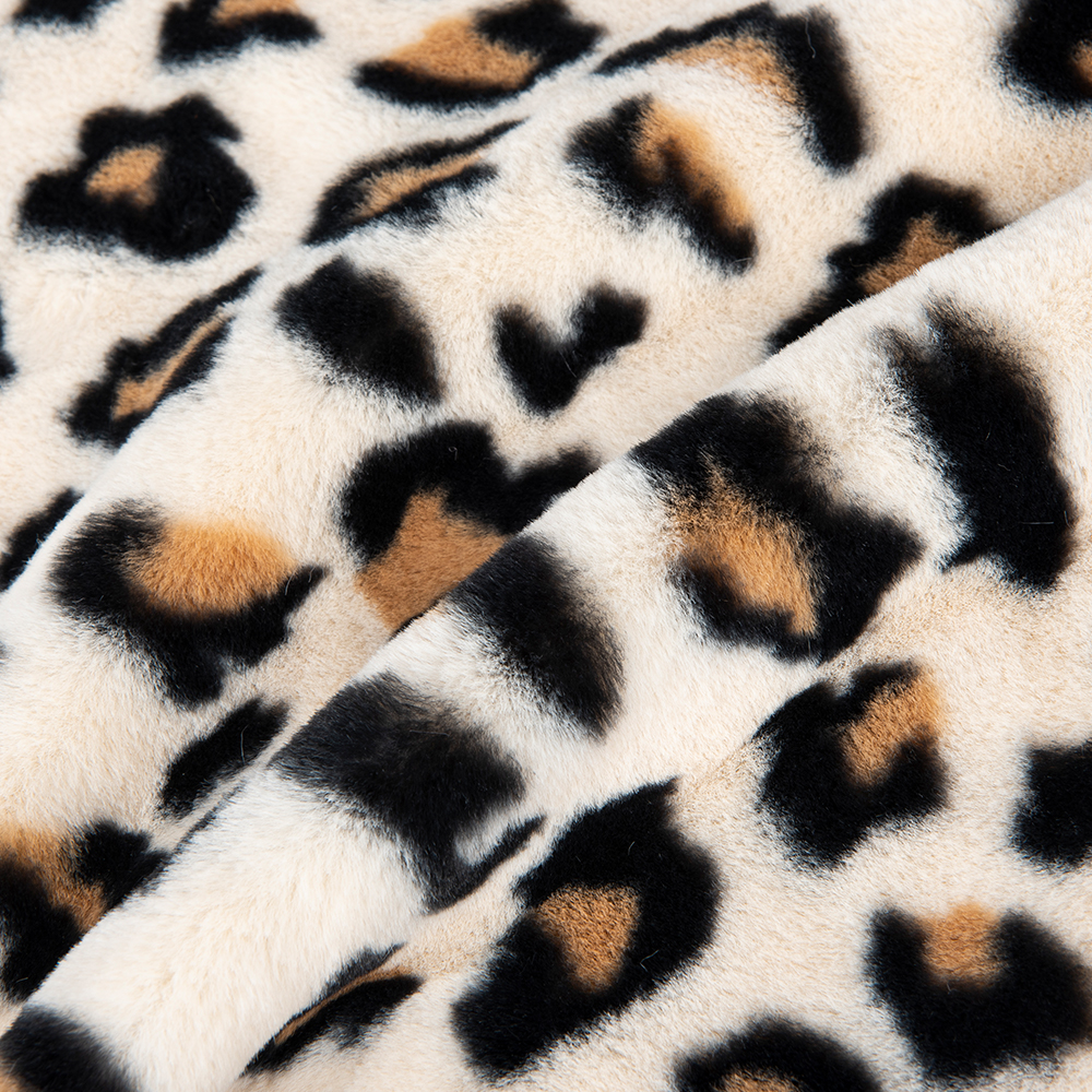 Customized Faux Rabbit Fur Fabric with Long Pile and Brushed Finish Density 133×100