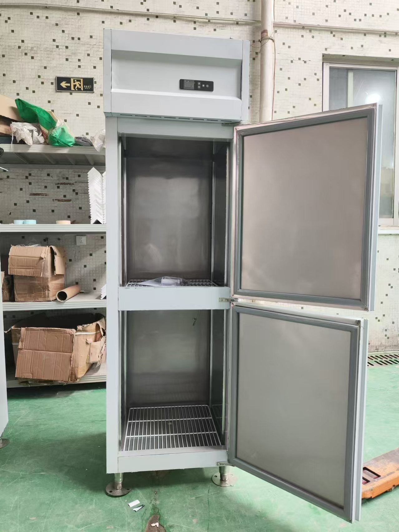 Commercial Upright Fridge Marine Bullet Foot Fridge Customized Kitchen Freezer With 120V/60Hz