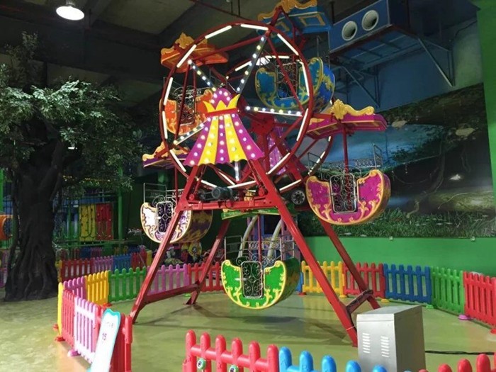 Miniature Amusement Park Ferris Wheel With Vibrant Colors Decoration