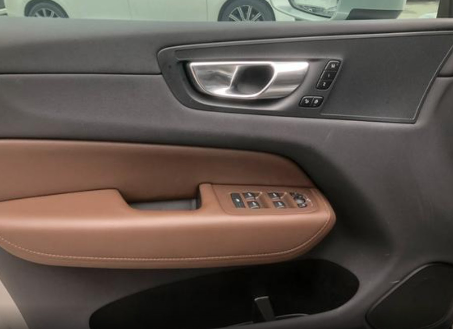 4708x1902x1660 Volvo Used XC60 Gas Car for SUV Needs