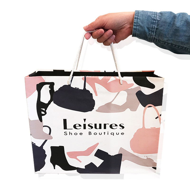Eco Friendly CMYK Paper Shopping Bags With Handles Foil Stamping