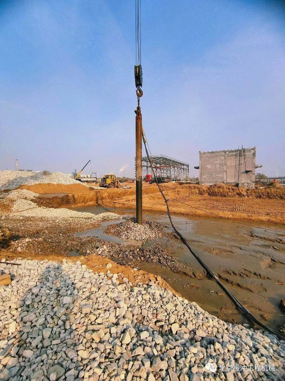 Vibro Floatation Technique Equipment 130 Kw 377mm Vibro Piling Contractors For Soft Soil Layer Improvement