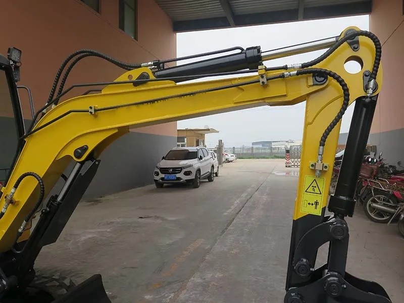 Long Arm 3 Ton Mini Digger CE Euro 5 Engine Rubber Tire Mini Excavator