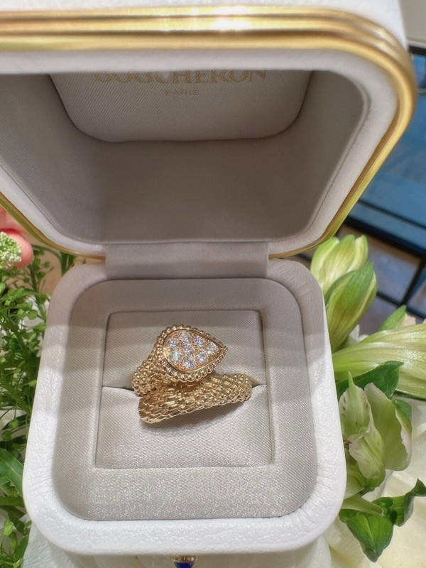 Luxurious 18K Gold Diamond Ring HK Setting He Perfect Accessory For Special Occasions