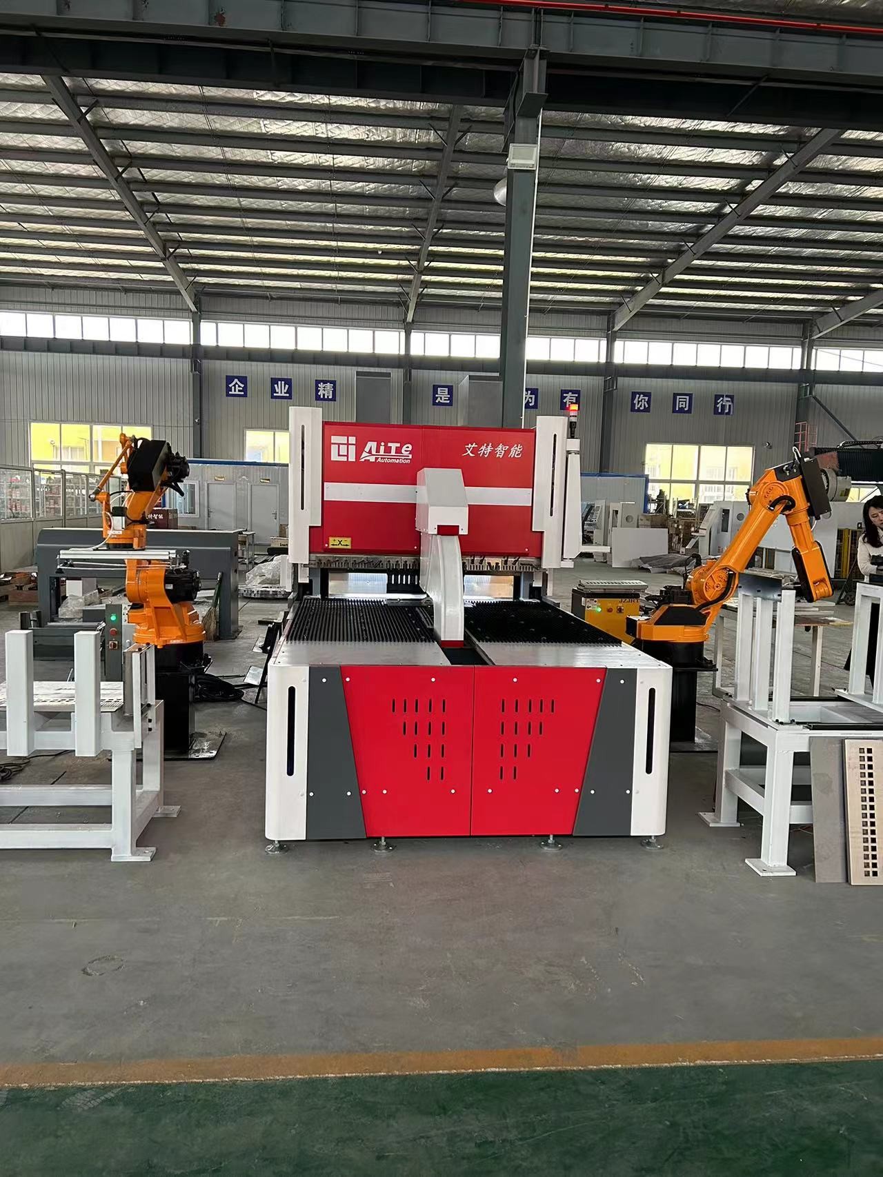Easy Operation CNC Sheet Metal Bender 9 Axis Automatic Panel Bender
